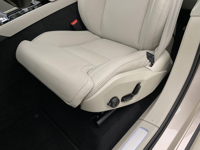 Volvo XC90 (2026) B5 AWD AUT BRIGHT PLUS 7míst - fotka 28 z 71