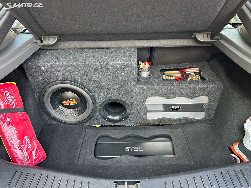 Ford Focus (2005) 1.6 i CHIP - fotka 14 z 27