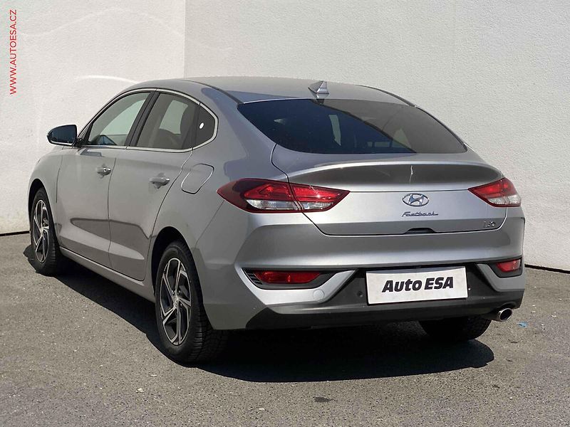 Hyundai i30 (2023) 1.0 T-GDi, ČR, Smart, AT - fotka 6 z 19