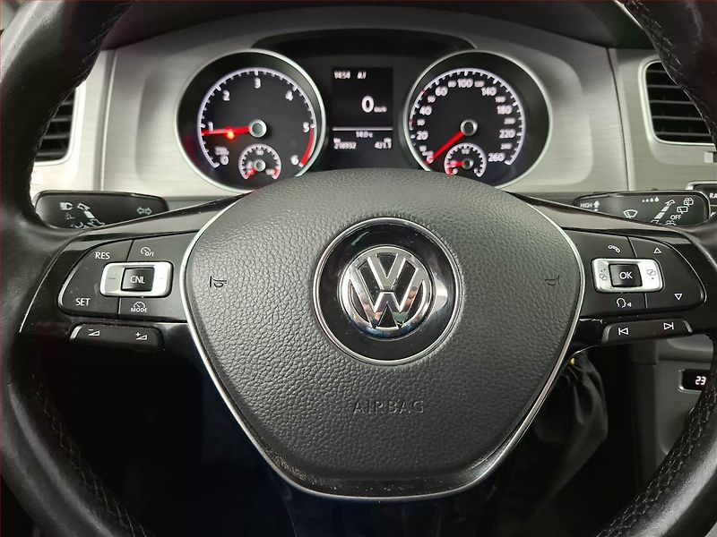 Volkswagen Golf (2014) 2.0 TDI, Navi, Xenony - fotka 19 z 22