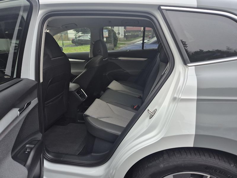 Škoda Enyaq iV 80 LOFT 150kw TZ SOH 97% - fotka 12 z 46