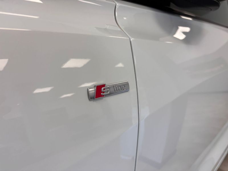 Audi Q8 50 3.0 TDI QUATTRO S-LINE - fotka 5 z 34