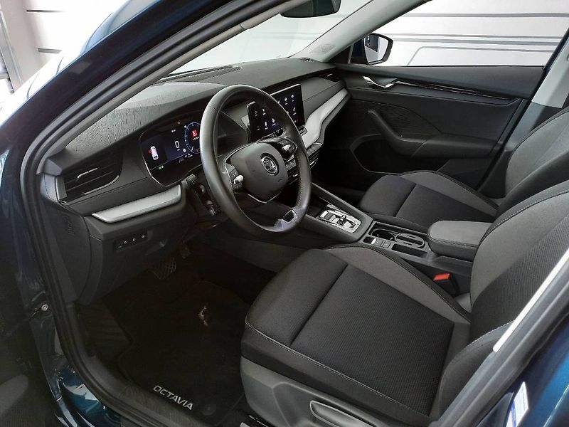 Škoda Octavia (2023) Combi 2.0 TDI (110kW/150k) DSG - fotka 6 z 27