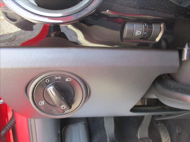 Volkswagen up! 1,0 MPi, klima, serv.kniha, - fotka 22 z 42