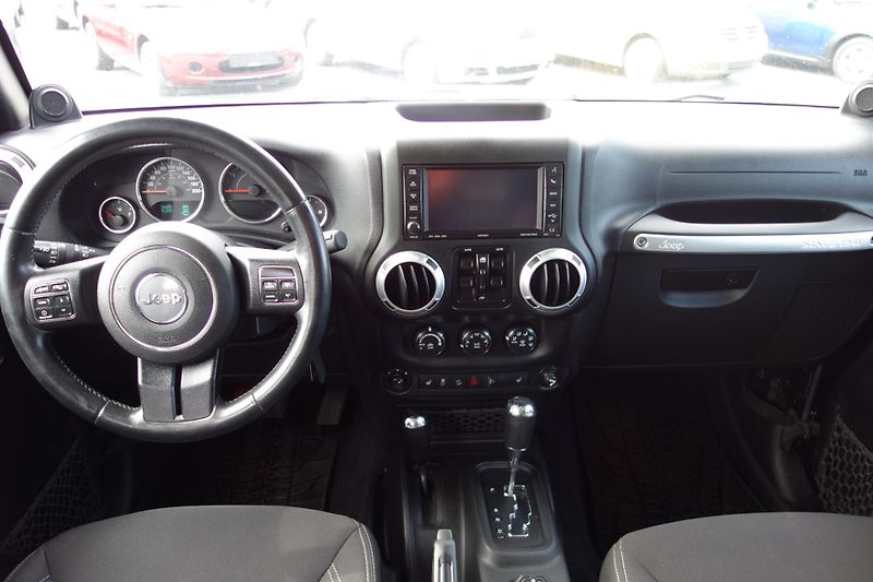 Jeep Wrangler Rubicon Unlimited 2.8CRD - fotka 11 z 26