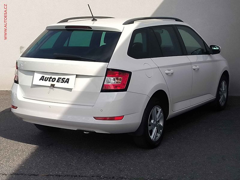 Škoda Fabia (2022) 1.0 TSi, 1.maj,ČR, Ambition - fotka 4 z 23
