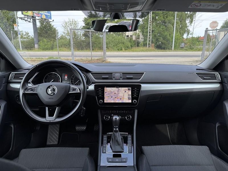 Škoda Superb 2.0 TDI 110 kW DSG, navigace - fotka 8 z 18