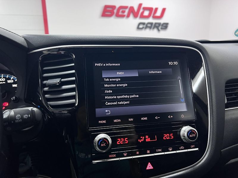 Mitsubishi Outlander 2.4 PHEV 165 kW, 4x4, 2020 - fotka 31 z 38