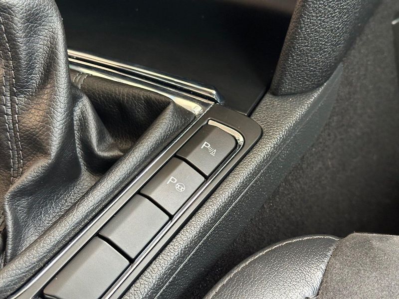 Škoda Superb (2014) 2.0TDi PRAVIDELNÝ SERVIS - fotka 17 z 19