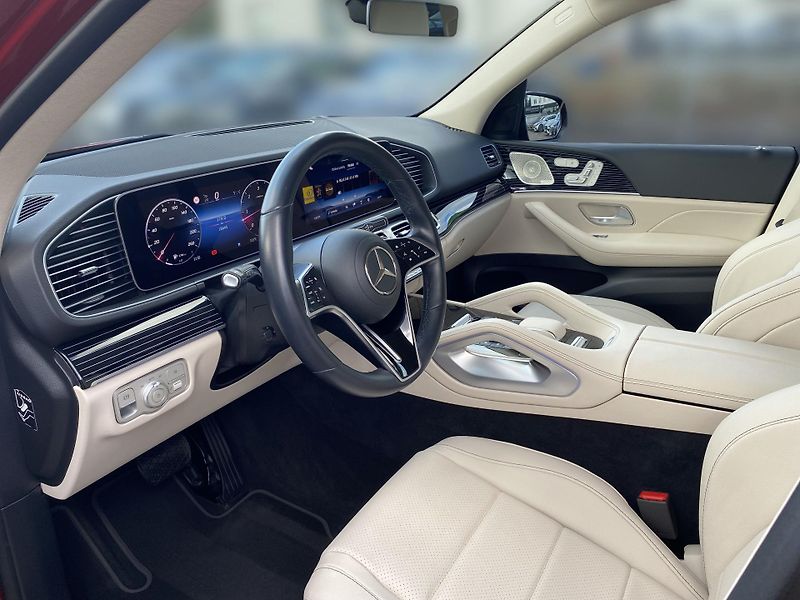 Mercedes-Benz GLE GLE 300 d 4MATIC AMG - fotka 13 z 28