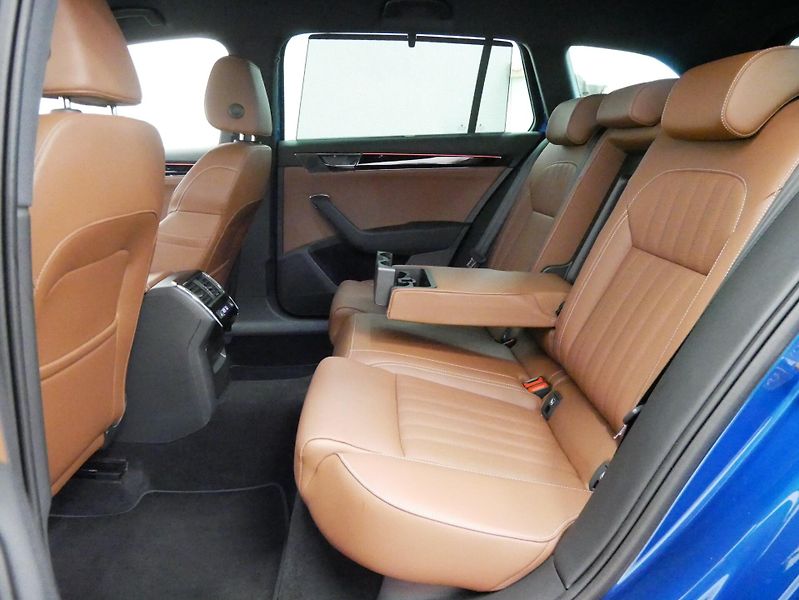 Škoda Superb - fotka 28 z 30