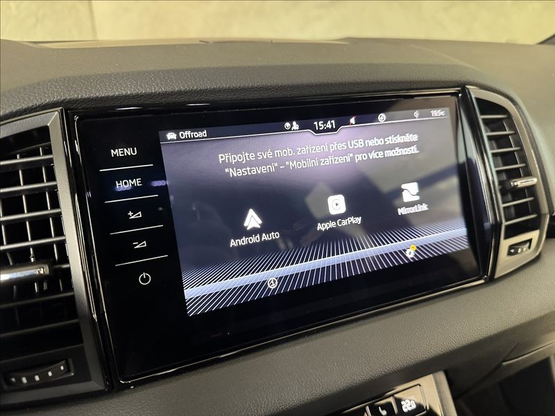 Škoda Karoq 2,0 TDi  DSG 4x4 Sportline LED - fotka 36 z 44