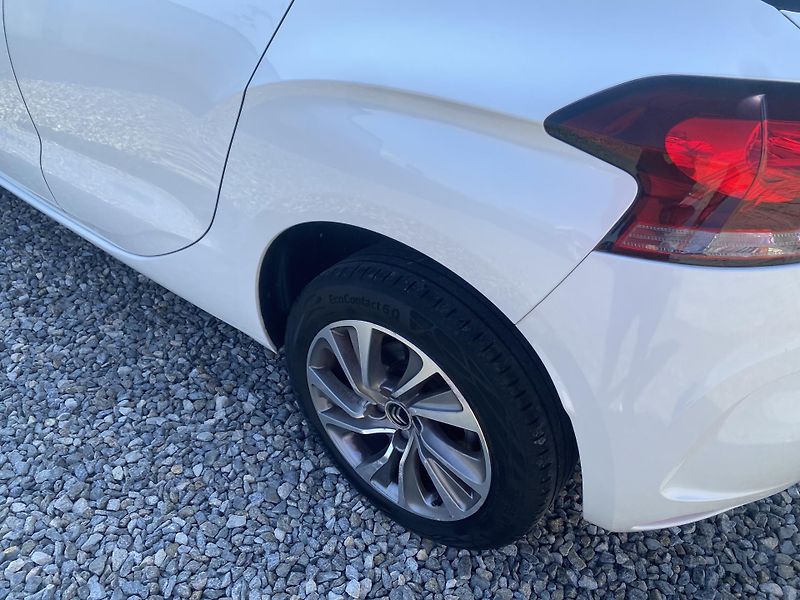 Citroën DS4 1.6i 16V 120PS EXCLUSIVE TOP!! - fotka 35 z 160