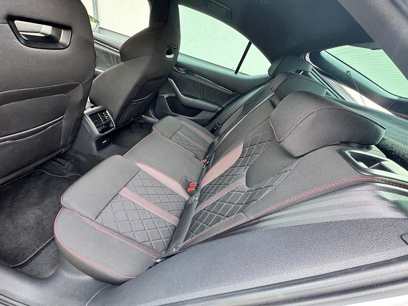 Škoda Octavia (2024) RS 2,0 TDI 147 KW AUT 4X4 - fotka 9 z 26