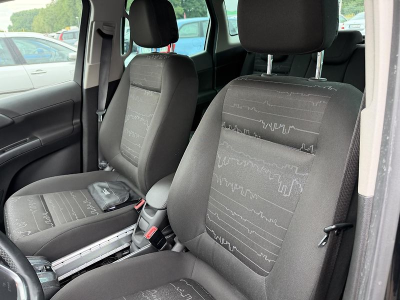 Opel Meriva 1.4iT - fotka 17 z 24