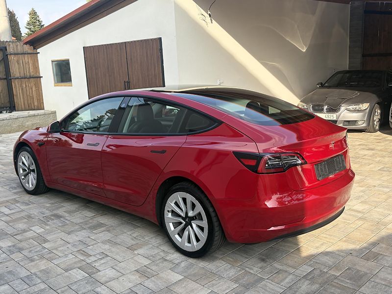 Tesla Model 3 (2023) SR+ 60, LFP, tazne, SOH:90% - fotka 2 z 13