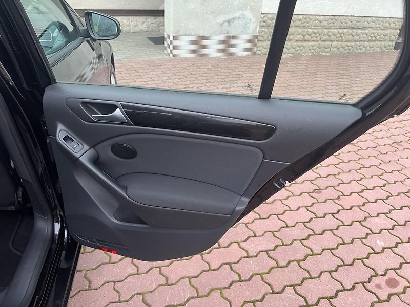Volkswagen Golf 1.2TSI 77KW,ALU,DIGIKLIMA,ESP - fotka 18 z 41