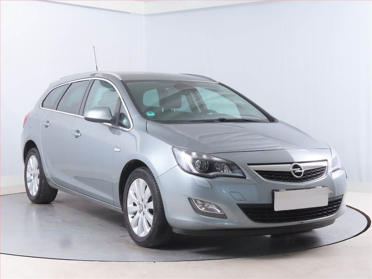 Opel Astra 1.7 CDTI, Xenony, Tempomat
