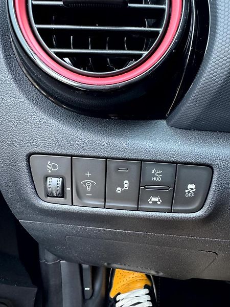Hyundai Kona 1.6 CRDI 100 kW - fotka 13 z 16