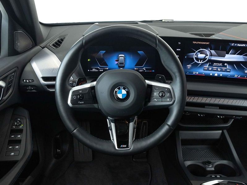 BMW Řada 1 120d - fotka 13 z 21