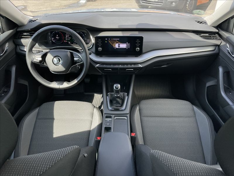 Škoda Octavia 2,0 TDI Combi Ambition Plus - fotka 6 z 24
