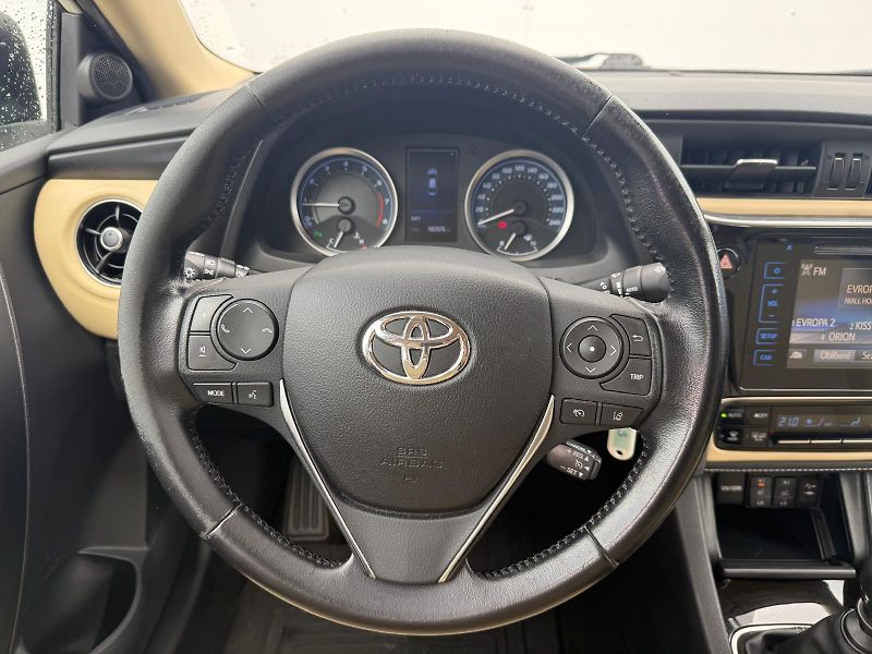 Toyota Corolla 1.6 VVT-i Active Trend - fotka 14 z 26