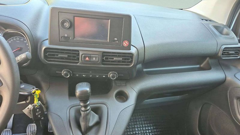 Opel Combo Van L1H1 1.5CDTI MT6 75kW - fotka 16 z 36