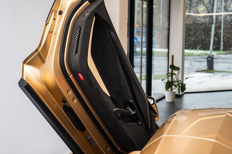 Lamborghini Revuelto - fotka 7 z 22