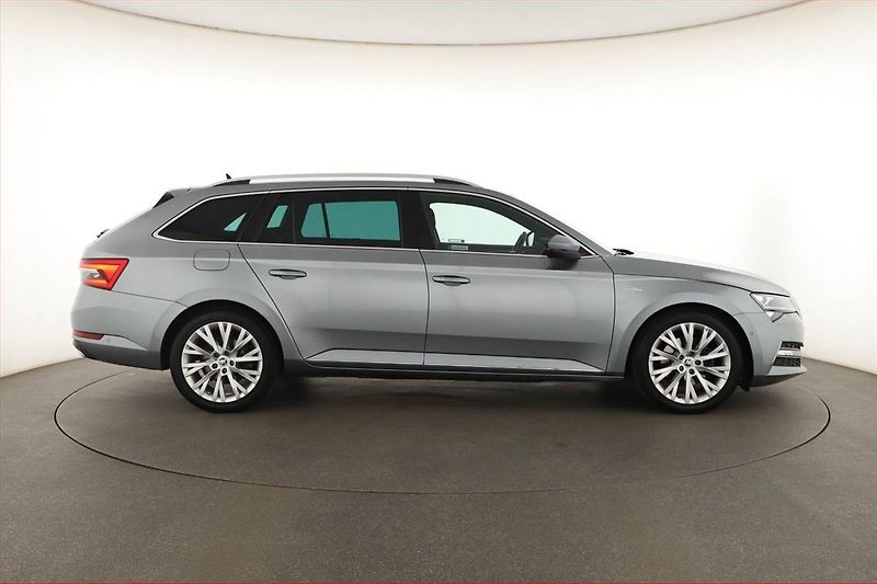 Škoda Superb (2021) Laurin&Klement 2.0 TDI - fotka 6 z 20