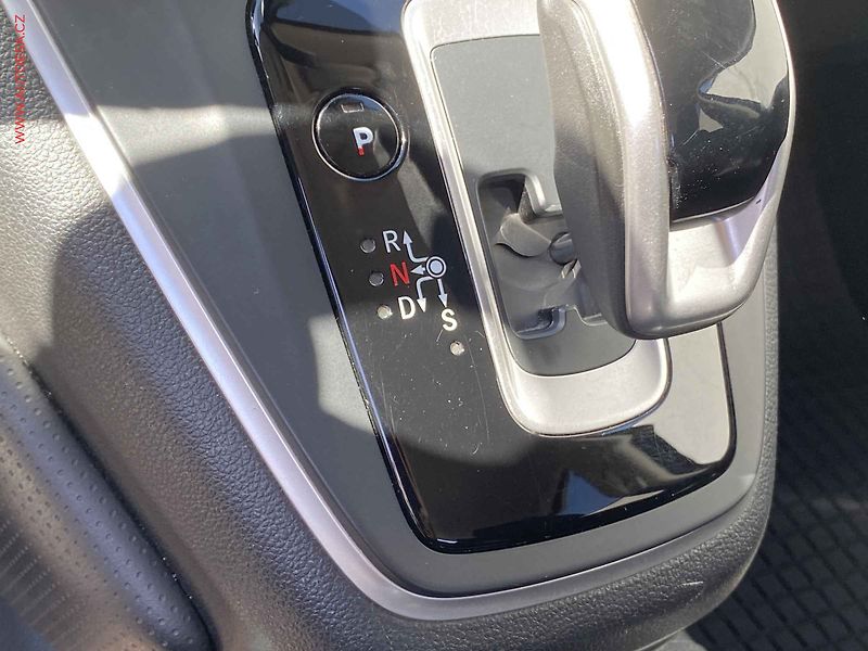 Honda CR-V (2015) 1.6 DTEC 4x4, ČR, AT, xenon - fotka 16 z 20