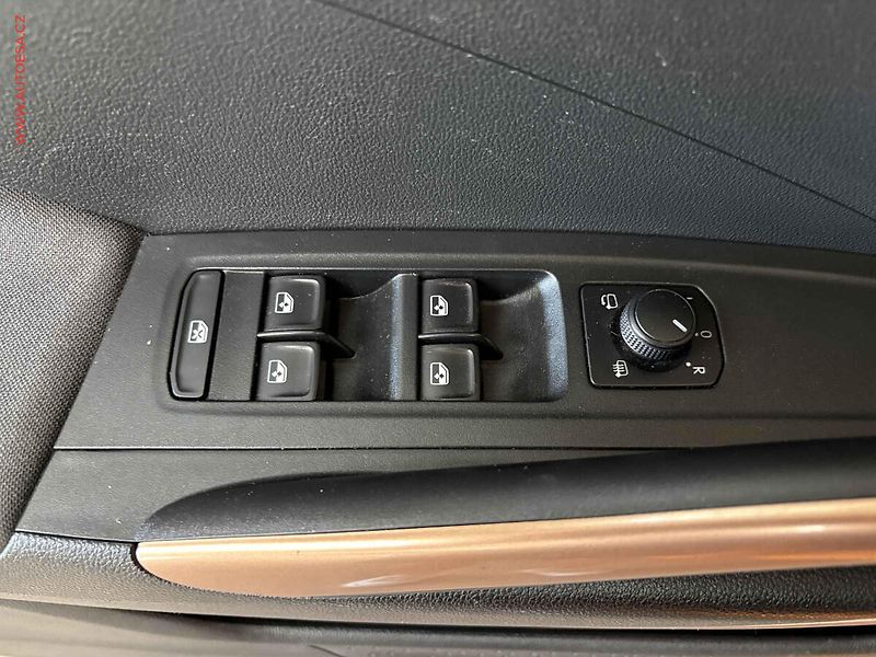 Škoda Fabia (2022) 1.0 TSi, Style, DSG, LED - fotka 12 z 16