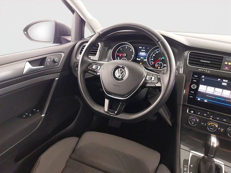 Volkswagen Golf (2018) Comfortline 1.6 TDI, Automat - fotka 7 z 21
