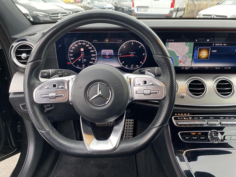 Mercedes-Benz Třídy E E 220d 4M AMG - fotka 10 z 23