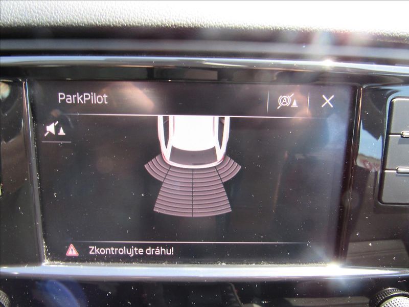 Škoda Octavia 1,6 TDi 85kW Style - fotka 16 z 29