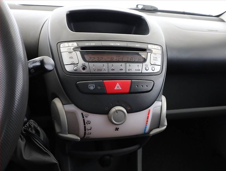 Citroën C1 (2007) 1.0, po STK, jezdí výborně - fotka 9 z 11
