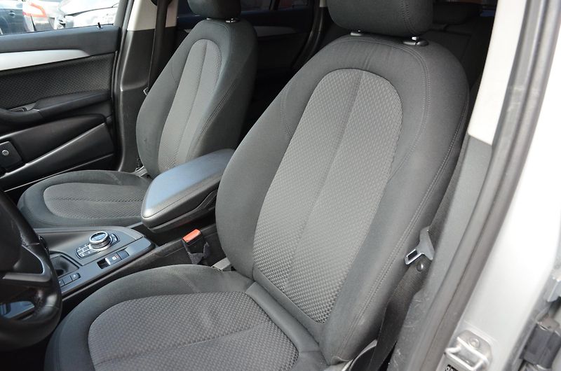 BMW X1 (2018) xDrive 20d 140kW AT /LED /NAVI - fotka 11 z 32