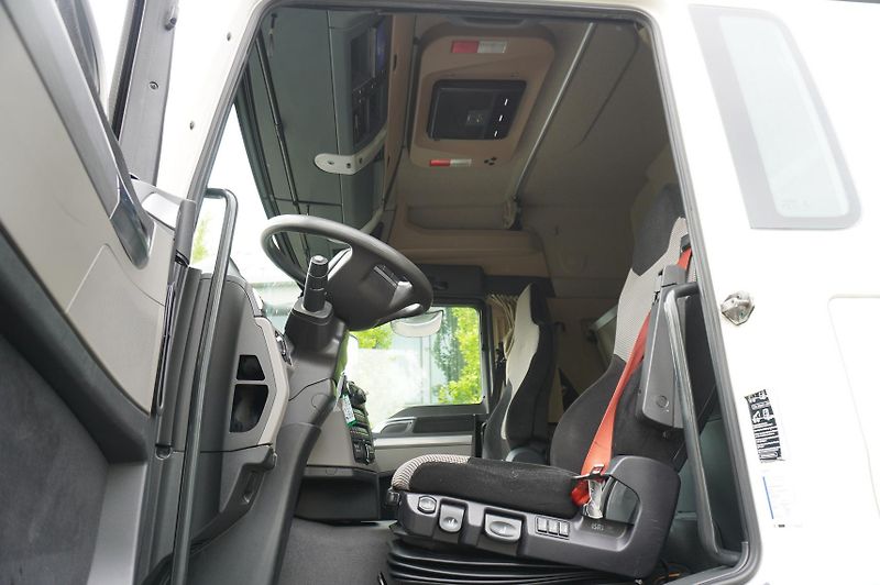 MAN TGS (2019) 35.420 8x2 / Chassis 6.4m/ ADR - fotka 15 z 24
