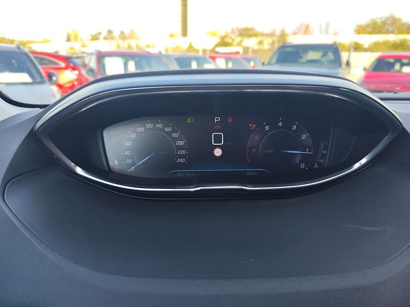 Peugeot 5008 1.2 PureTech/96kW Allure AT - fotka 15 z 34
