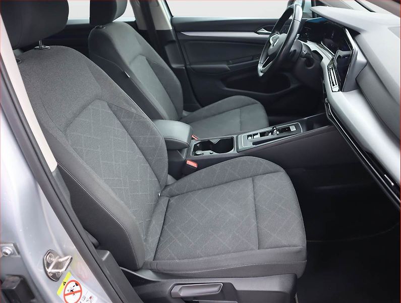 Volkswagen Golf (2022) 2.0 TDI, Automat, Navi - fotka 9 z 23