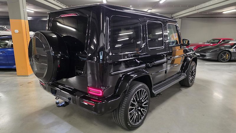 Mercedes-Benz Třídy G (2026) G63AMG NEW MAX CARBON A22 - fotka 7 z 8