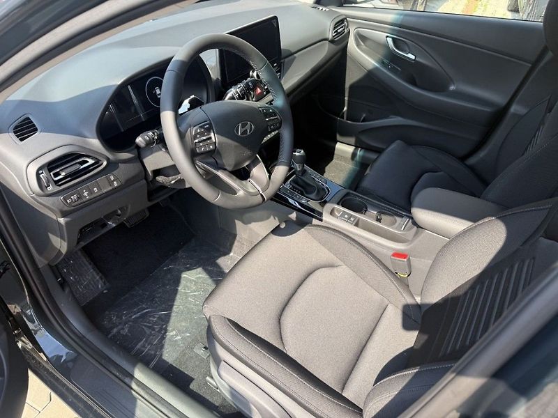 Hyundai i30 WG 26 1,6TGDI DCT STYLE - fotka 8 z 9