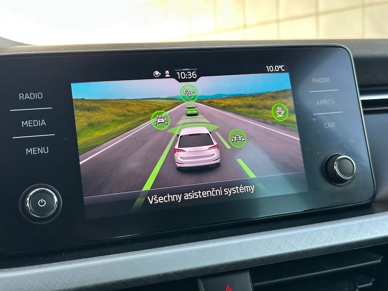 Škoda Scala (2023) 1.0TSi FULL-LED,ACC,APP,KAMERA - fotka 15 z 19
