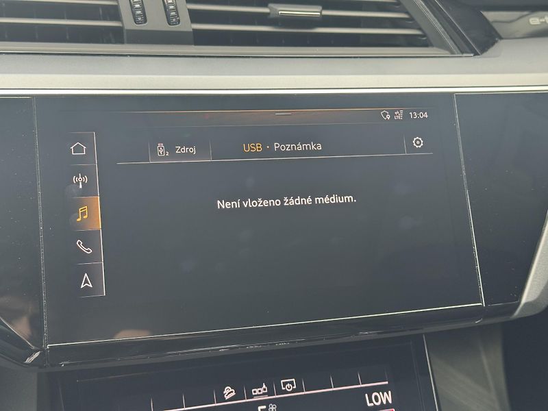 Audi e-tron (2020) Quattro 230kW Advanced, PANO - fotka 34 z 54