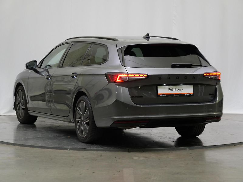 Škoda Superb - fotka 7 z 28
