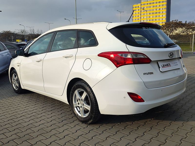 Hyundai i30 1.6 CRDi/81kW komfort - fotka 7 z 26