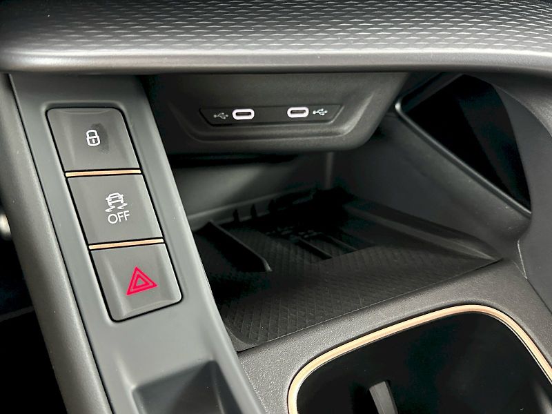 Cupra Terramar (2026) VZ 2.0 TSI 195kW 4x4 DSG - fotka 26 z 38