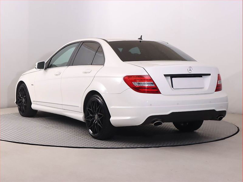Mercedes-Benz Třídy C (2013) C 350 CDI, Automat, Kůže, Navi - fotka 4 z 19
