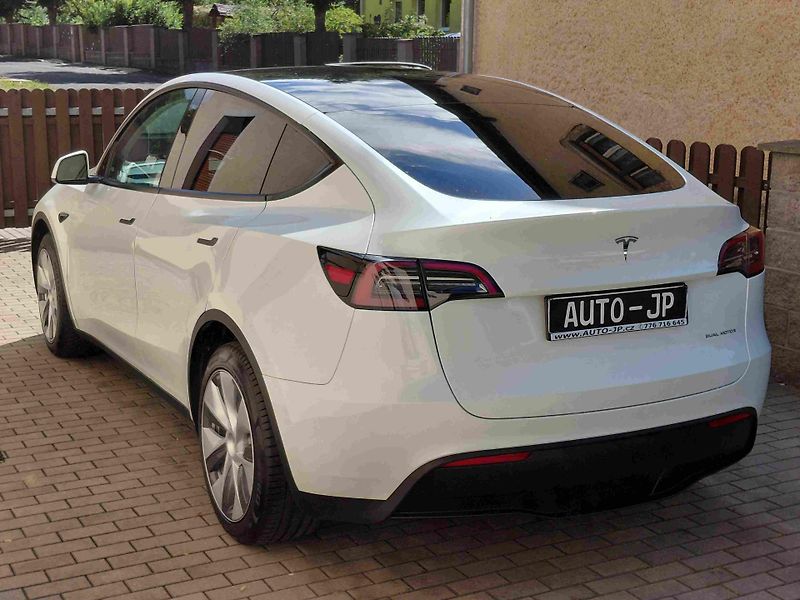 Tesla Model Y AWD Long Range  ACC  LED  NAVI - fotka 5 z 11
