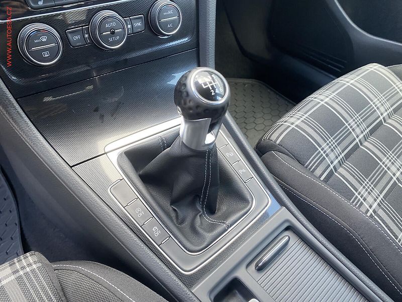Volkswagen Golf (2013) 2.0 TDi VII, Navi, bixen - fotka 16 z 18