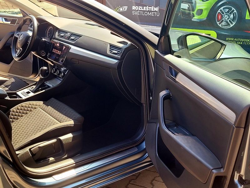 Škoda Superb TDi DSG 4x4 190k *CEBIA*       - fotka 26 z 49